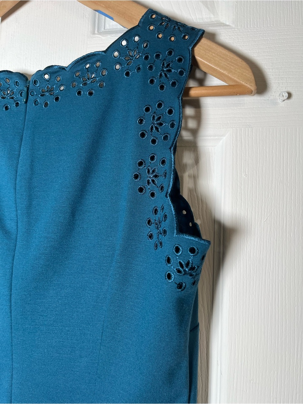 NWT Talbots Teal Blue Scallop Neckline Eyelet Sheath Dress - Size 4 - Picture 8 of 17